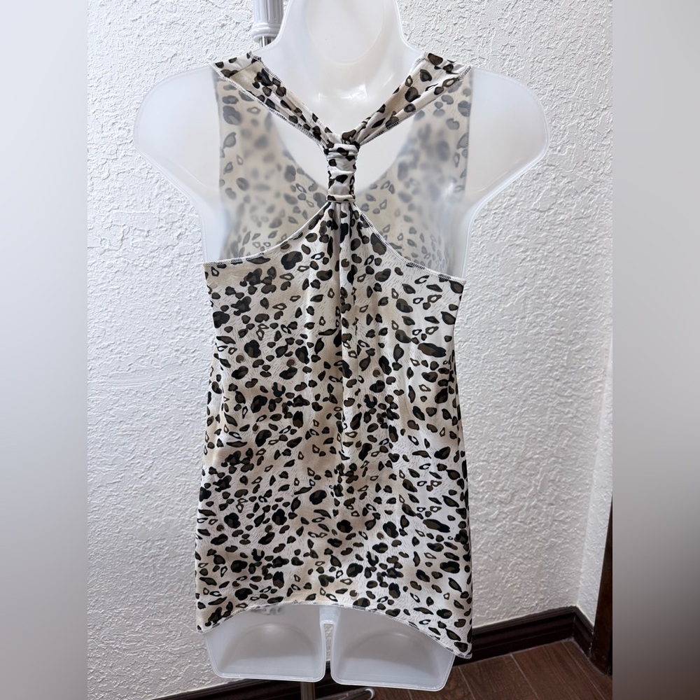 Leopard Print Sleeveless Top - Picture 7 of 7